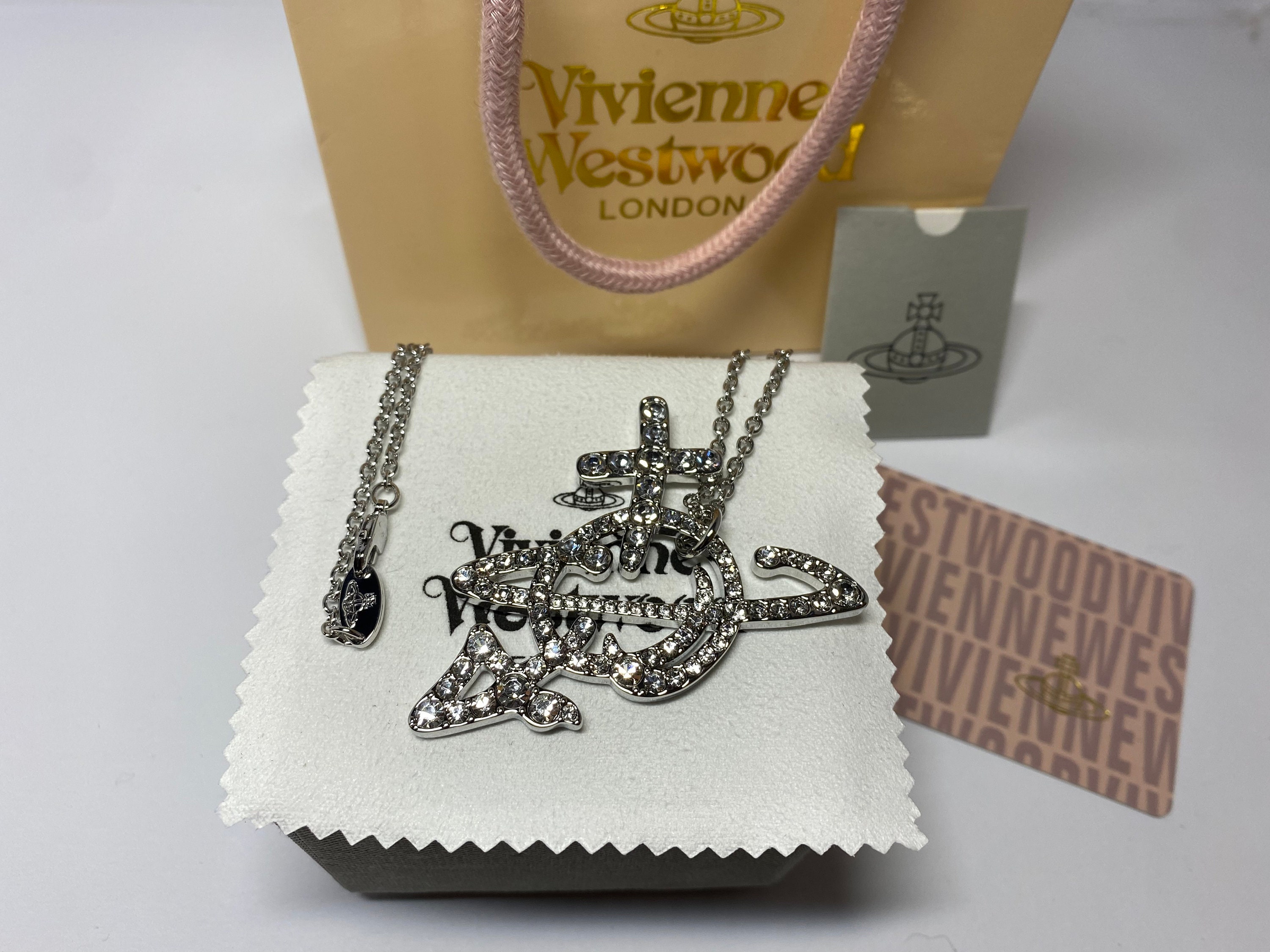 Vivienne Westwood Bow Necklace | lupon.gov.ph