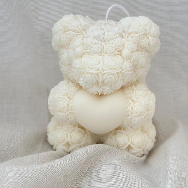 Teddybär Kerze mit Rosenblüten und Herz | Sojakerze | Geschenkidee | Valentinstag | Hochzeit