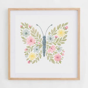Kruissteekpatroon bloem vlinder | Borduurpatroon met vlinder gemaakt van pastelbloemen | Kruissteekpatroon baby in pdf en SVG