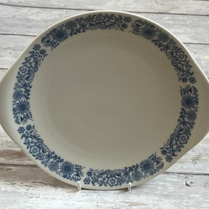 Royal Doulton - Cranbourne design - cake plate - T.C. 1032