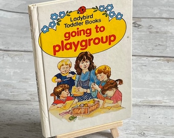 Un libro su Ladybird - Ladybird Infant Books - going to playgroup - serie Ladybird 833 - 1985