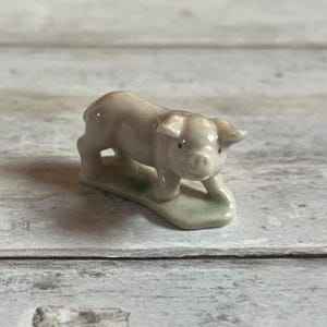 Wade Whimsies pig first series set 10