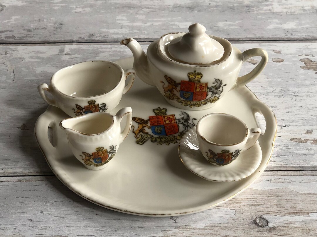 Crested Ware Collectible Miniature Dolls China Tea Set Dieu Et Mon