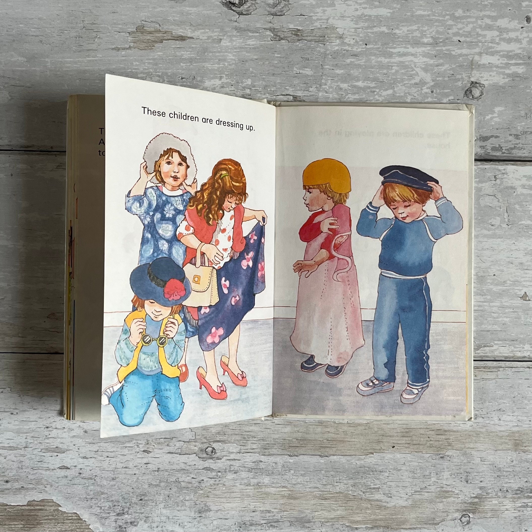 A Ladybird Book - Ladybird Toddler Books - Going to Playgroup ...