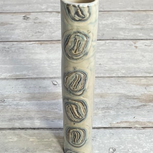 Ręcznie robiony wysoki wazon ceramiczny