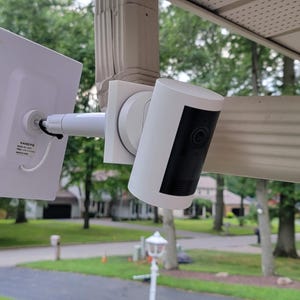 Ring Outdoor Cam Plus Horizontal Double-Side Downspout Mount