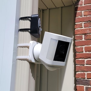 15D Side Angle Downspout Mount for RING Spotlight Plus Camera