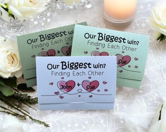 Idea para recuerdo de boda "Nos casamos". Porta tarjetas rasca y gana. Cartera para billetes de lotería. Recuerdo personalizado.