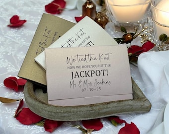 Idea para recuerdo de boda "Nos casamos". Porta tarjetas rasca y gana. Cartera para billetes de lotería. Recuerdo personalizado.