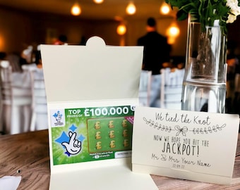 Porta tarjetas rasca y gana. Recuerdo personalizado. Idea para recuerdo de boda de We Tie the Knot. Cartera para billetes de lotería.