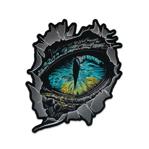 Dragon Eye Embroidered Iron-On Patch – Fantasy Reptile Art for Jackets