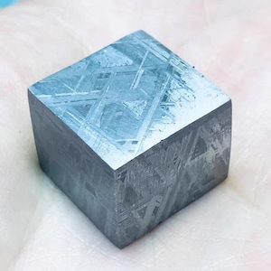Flawless Muonionalusta meteorite/Meteorite cube/Muonionalusta Cube/High-Quality Meteorite/Gemstone Jewelry Supplies/Handmade Craft Material