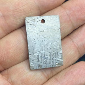 Eisen Meteorit Natürlicher Meteorit Carving Anhänger, Einzigartiges Geschenk, Space Rock Anhänger, Rechteck Meteorit Anhänger Halskette