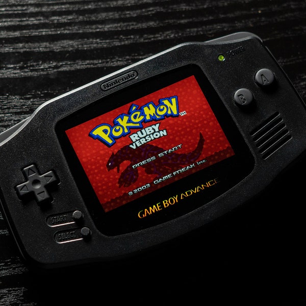 Game Boy Advance personnalisée - écran IPS entièrement noir / avec gelamineerd !