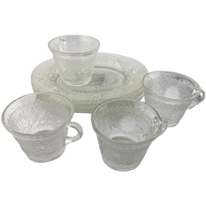 Vintage Set of 4 Indiana Glass Tiara Oval Chantilly Sandwich Snack Plate And Cup