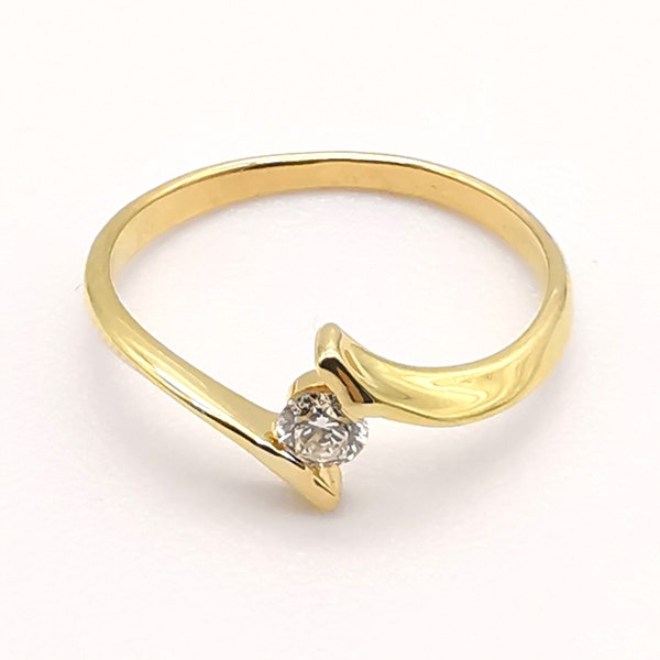 18k Solid Gold Round Engagement Ring / Diamond Engagement Rings / Solitaire Diamond Ring / Gold Promise Ring
