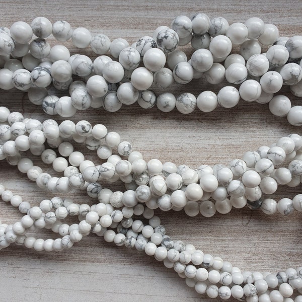 Natürliche weisse Howlith Edelstein Perlen am Strang in 4mm, 6mm, 8mm & 10mm, lose Naturstein Perlen zur Herstellung von Schmuck, Armband