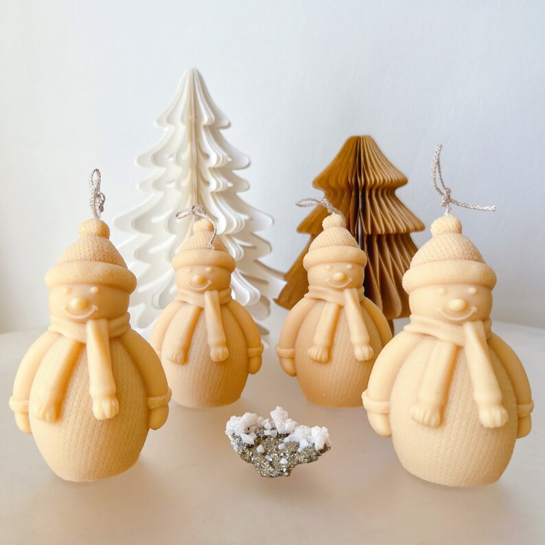 Snowman Christmas Candle, Sweater Snowmen Xmas Candle, Christmas Gift Idea, Christmas Décor, Handmade Scented Soy Candle, Holiday Home Décor, LMJ Candles