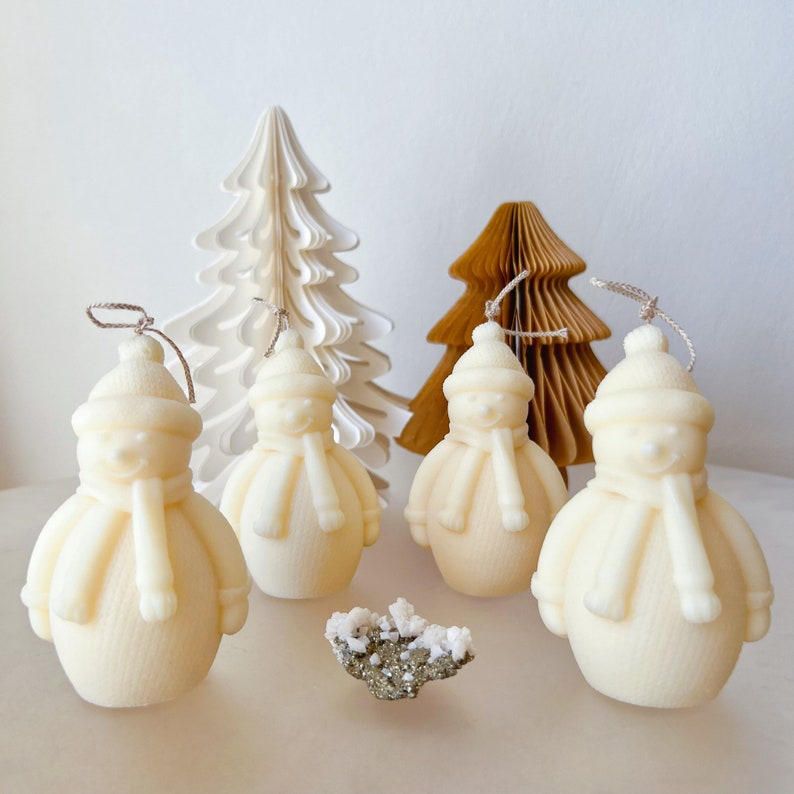 Snowman Christmas Candle, Sweater Snowmen Xmas Candle, Christmas Gift Idea, Christmas Décor, Handmade Scented Soy Candle, Holiday Home Décor, LMJ Candles