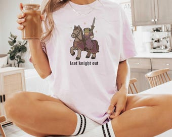 Last Knight Out Shirt, Medieval Frog Graphic Tee, Renaissance Bach Shirt, Medieval Bachelorette Shirt, Ren Faire Bride, Fantasy Bach Party