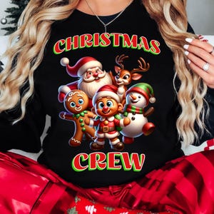 Camisa da família da tripulação de Natal PNG - Design digital bonito do feriado com Papai Noel, rena, boneco de neve, elfo, pão de gengibre - Download de Natal da família
