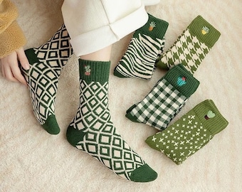 Terry cloth socks fluffy in green with cactus motifs