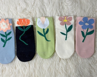 Short socks with floral motif and scent