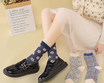 3 variants: Set of 3 high-quality soft, warm and cute socks made of wool blend in blue/green/purple. Double knitted with no threads inside