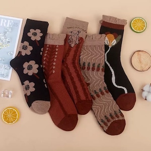 Ullstrumpor i vintagestil i tegelbrunt