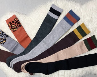 8 Varianten: Warme und weiche Overknee / knielange Socken aus Wollmischung mit Streifen / Leo-Print