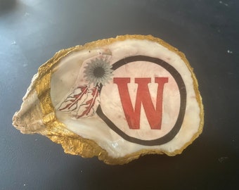 Team pride Oyster shell