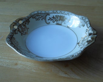 Noritake Golden Flower Basket design 44318 dessert bowl / sweet bowl with wavy pierced rim. A1 condition. Made 1910 - 1940