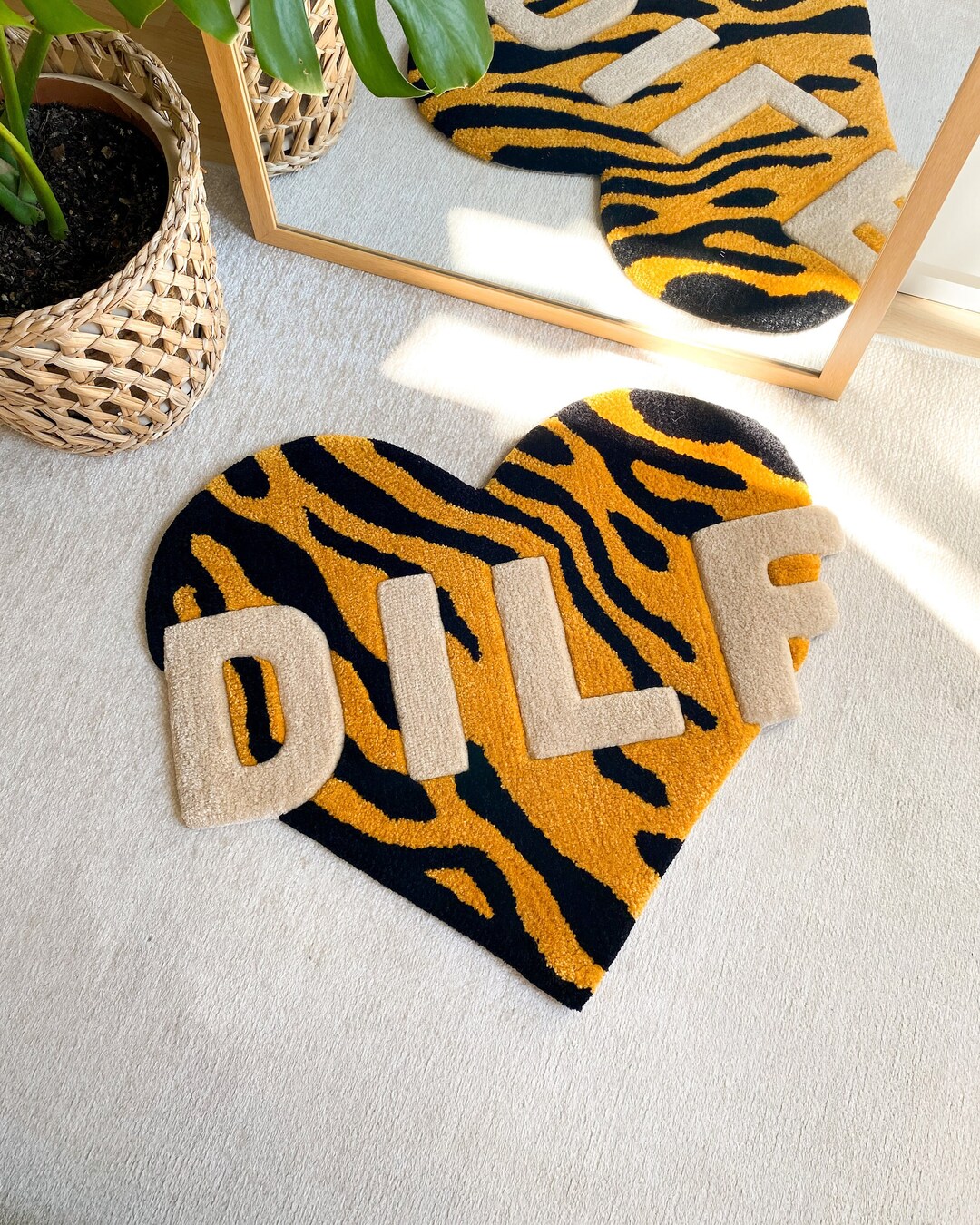 Custom Name Tufted Rug / Personalized Heart Rug, Handmade Customized