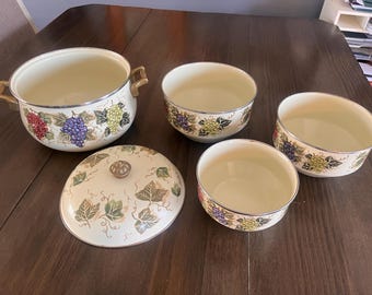 Vintage Tabletops Unlimited "Cabernet" Enamelware Set - Grapes & Vines