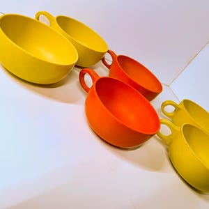 Set of 6 Vintage Mid-Century Modern Melamine Cups | Two-Tone Retro Harvest Gold & Red