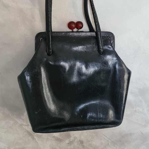 Vintage leather reticule bag. Vintage bag. Retro bag. Early 20th century. 20-40 years old