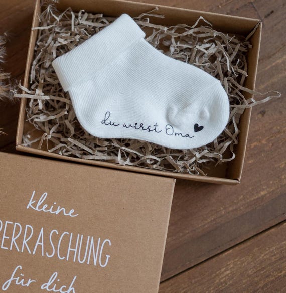 Schwangerschaft verkünden Du wirstOma Opa Geschenkbox mit Babysocke Tante Onkel Überraschung Babynews Schwanger Eltern
