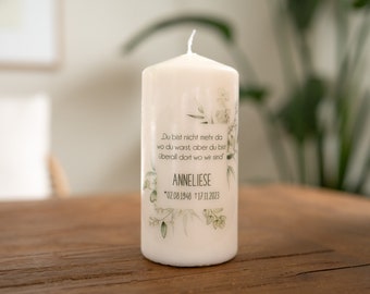 Trauerkerze Personalisiert mit Spruch | Eukalyptus Gedenkkerze Stumpenkerze Erinnerung Blumen Abschiedskerze Großeltern Abschied Kerze Blume