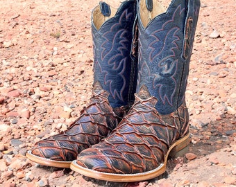 Handcrafted Men's Bass Cowboy Boots/ Square Toe Cowboy Boots Pirarucu/ Men's Exotic boots/ Botas vaqueras exoticas/ Men's fish cowboy boots