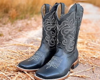 Handcrafted Men's Genuine leather black Cowboy Boots / Square Toe Cowboy Boots/ Men's Exotic boots / Men's Black cowboy boots/ Botas negras