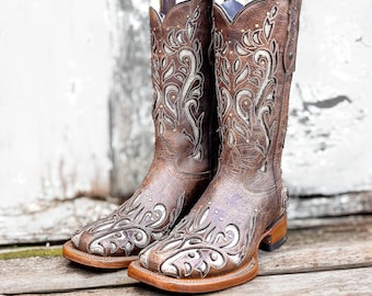Western Cowboy Boots /Women cowboy boots/ cowgirl boots/ wedding cowboy boots/ stagecoach boots / Glitter boots / Rhinestone boots / Gold