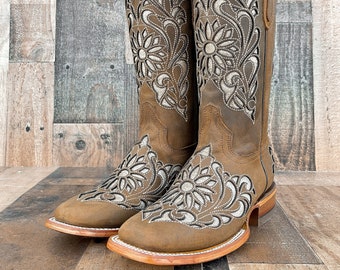 Western Cowboy Boots /Women cowboy boots/ cowgirl boots/ wedding cowboy boots/ stagecoach boots / Glitter boots / Rhinestone boots / Gold