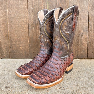 Handcrafted Men's Python Cowboy Boots/ Square Toe Cowboy Boots Snake/ Men's Exotic boots/ Botas vaqueras exoticas/ Men's  cowboy boots
