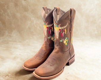 Handmade Leather Floral Embroidered Boots/ Mexican Artisanal Women's Boots/ Western Boots/Cowgirl Authentic Boots/ Women's Boot Skull boho