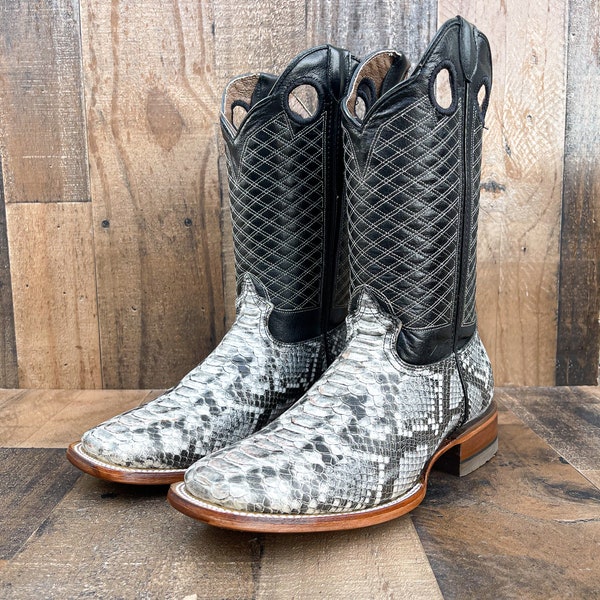 Handcrafted Men's Python Cowboy Boots/ Square Toe Cowboy Boots Snake/ Men's Exotic boots/ Botas vaqueras exoticas/ Men's  cowboy boots