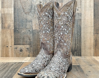 Western Cowboy Boots /Women cowboy boots/ cowgirl boots/ wedding cowboy boots/ stagecoach boots / Glitter boots / Rhinestone boots / Gold