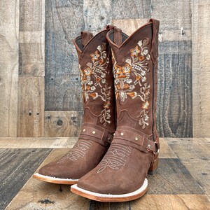 WOMENS COWGIRL Cowboy Square Toe Leather Rose Embroidered BOOTS -   Canada