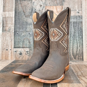 Handmade Leather Floral Embroidered Boots/ Mexican Artisanal Women's Boots/ Western Boots/Cowgirl Authentic Boots/ Women's Mexican Boots