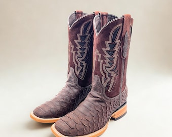 Handcrafted Men's Python Cowboy Boots/ Square Toe Cowboy Boots Python / Men's Exotic boots/ Botas vaqueras exotica/ Men's snake cowboy boots