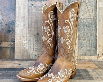 Handmade Leather Floral Embroidered Boots/ Mexican Artisanal Women&#39;s Boots/ Western Boots/Cowgirl Authentic Boots/ Women&#39;s Mexican Boots